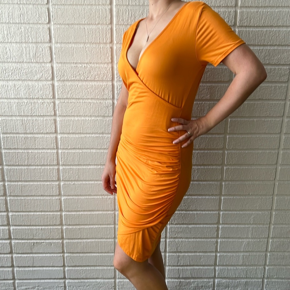 🚨Heart & Hips Yellow Dress